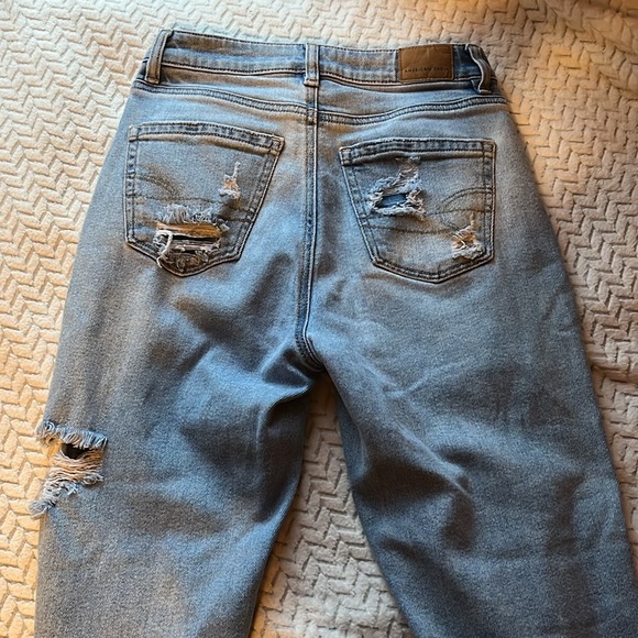 Woman High Rise American Eagle Jeans - Picture 2 of 4